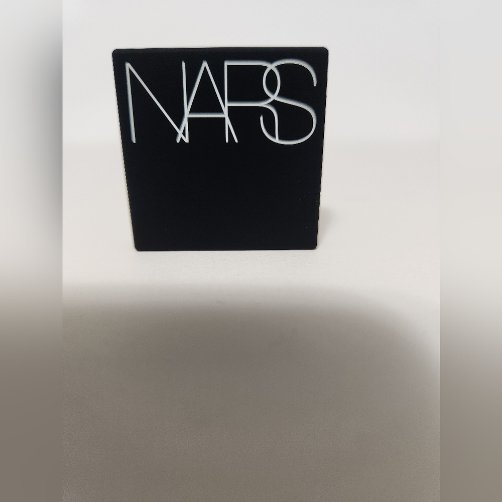 NEW NARS Translucent Crystal Setting Powder - Picture 6 of 10
